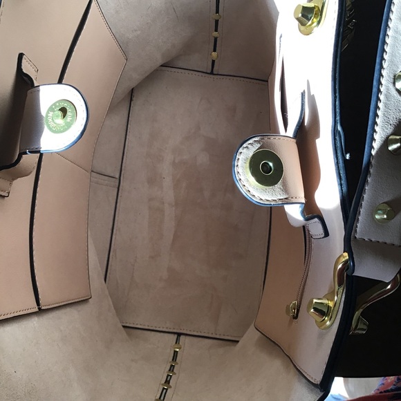 Steven Madden Beige Tote w gold spikes - Picture 4 of 5